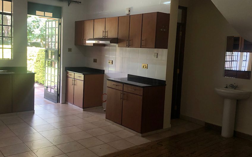 Beautiful 2 bedroom house for rent with DSQ
