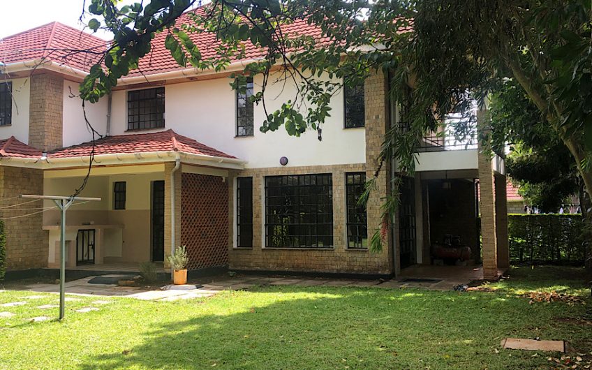 Beautiful 2 bedroom house for rent with DSQ