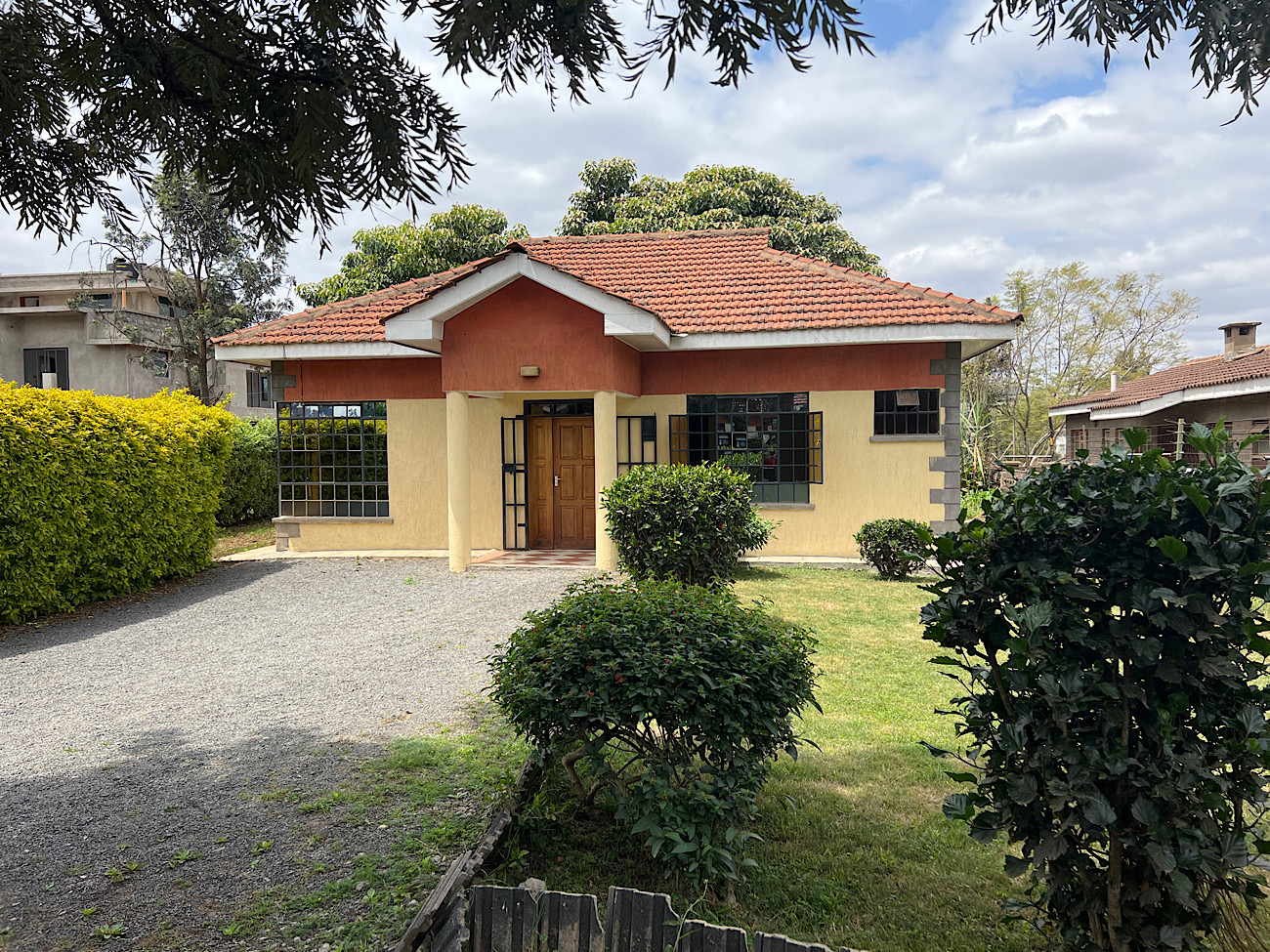 Amazing 2 bedroom house for rent Diamond City Villas