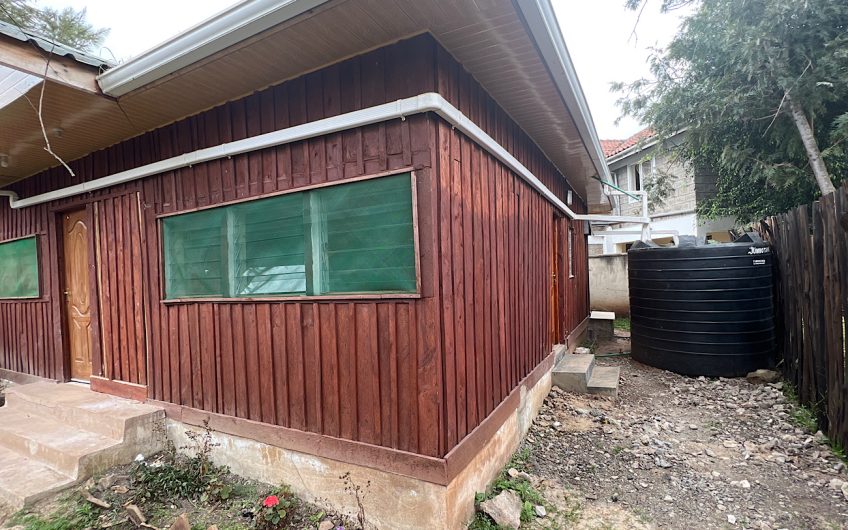 1 bedroom wooden house for rent