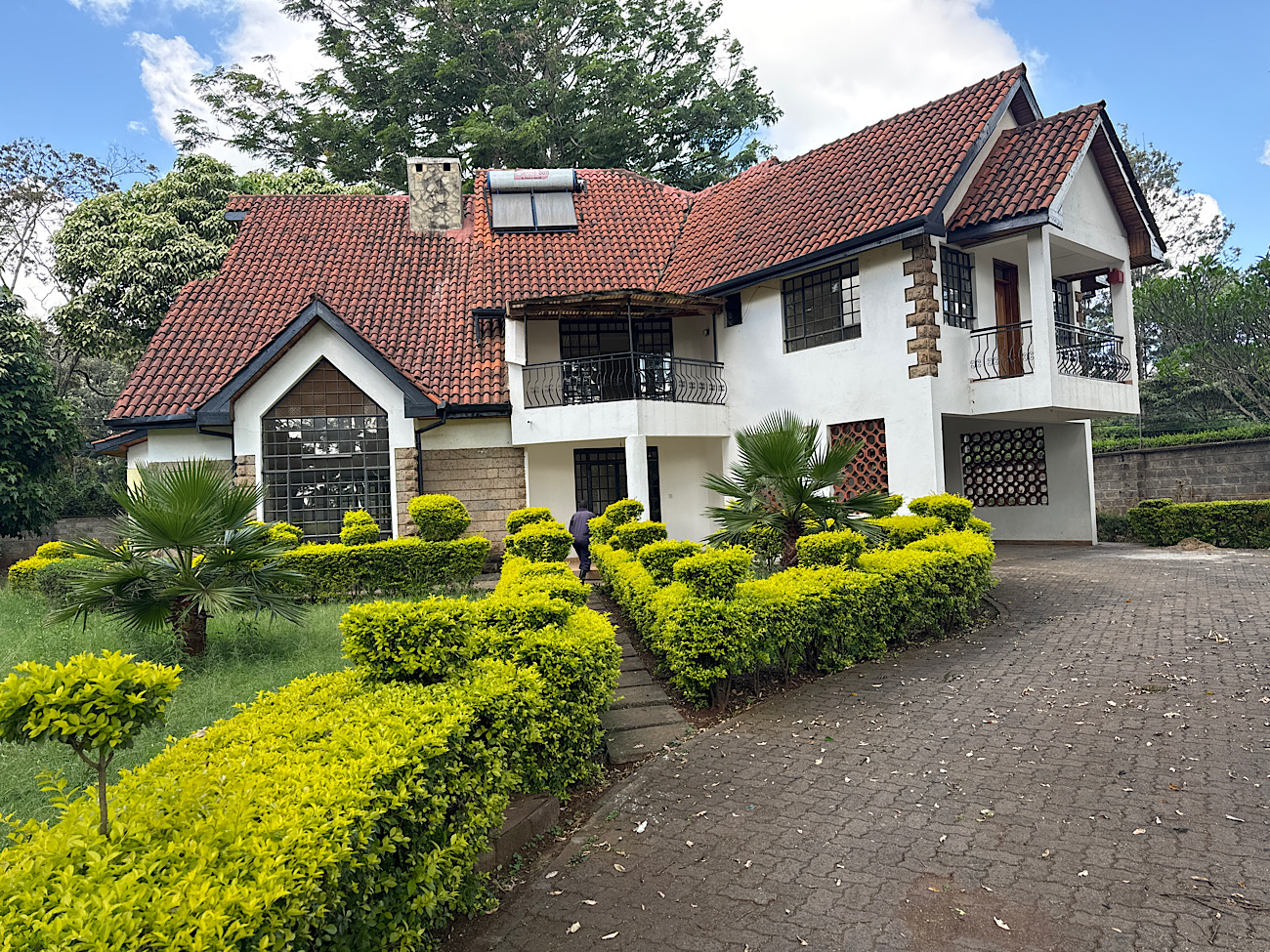 4 bedroom plus study room for rent in Karen Diamond City Villas