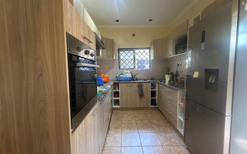 3 bedroom house for rent in Karen with a DSQ