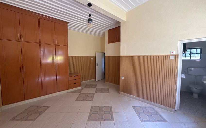3 bedroom house for rent in Karen with DSQ