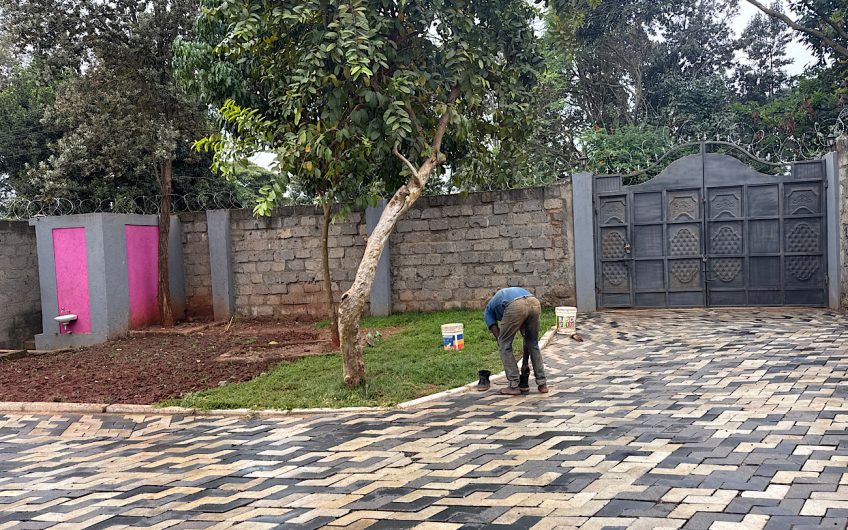 4 bedroom house for rent at Karen end