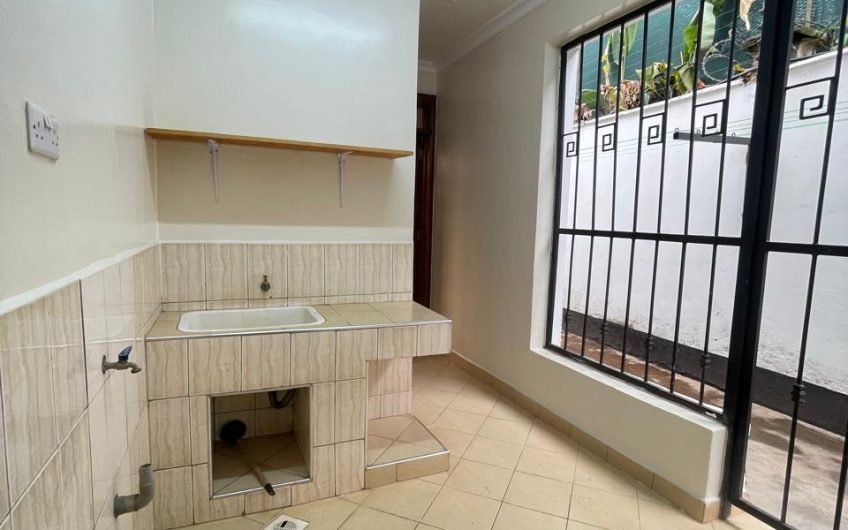 Executive 3 bedroom house with DSQ in Karen for Rent