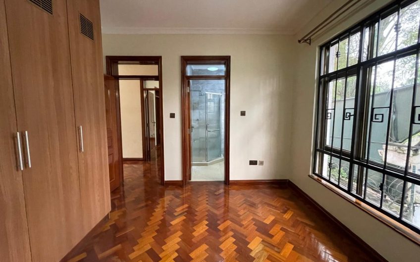 Executive 3 bedroom house with DSQ in Karen for Rent