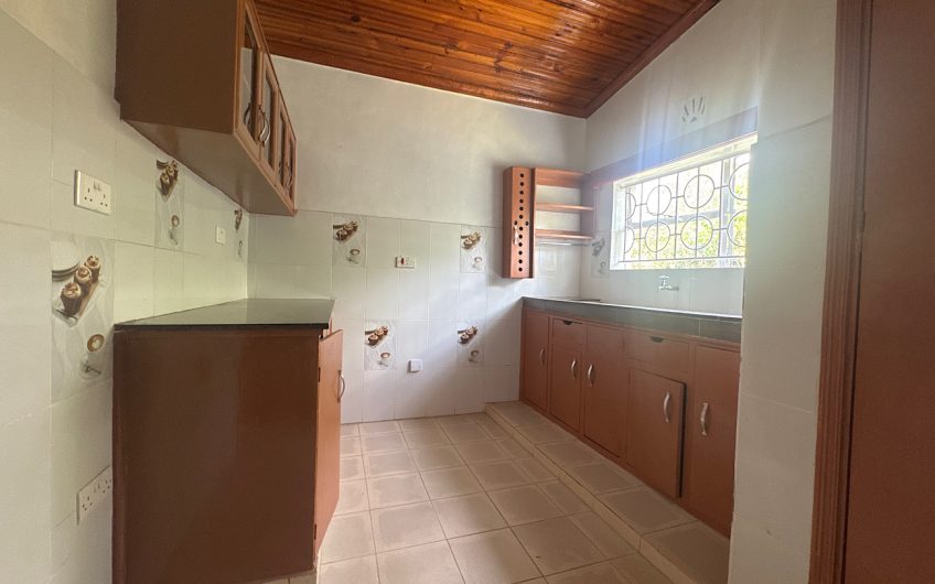 Charming 3 bedroom house for rent with DSQ