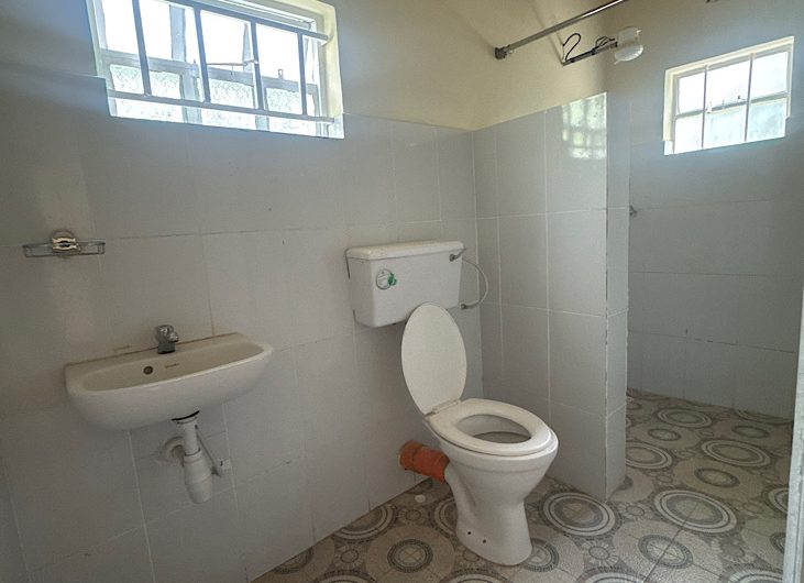 Charming 3 bedroom house for rent with DSQ