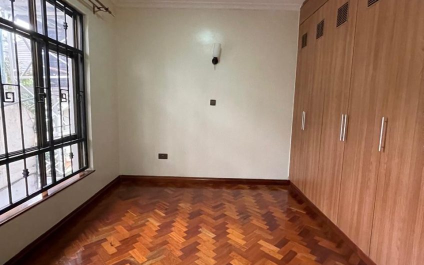 Executive 3 bedroom house with DSQ in Karen for Rent
