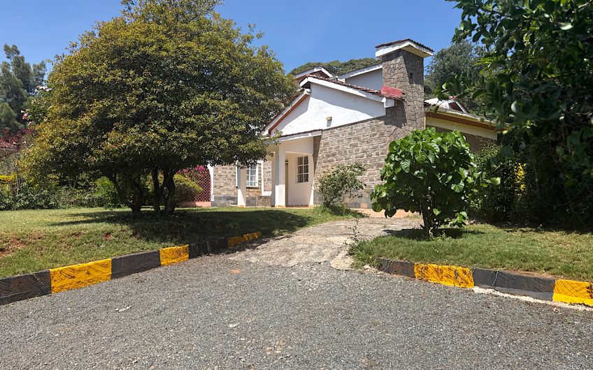 3-Bedroom House with DSQ for Rent – Mukoma Road, Karen (Near Banda School) – KES 120,000