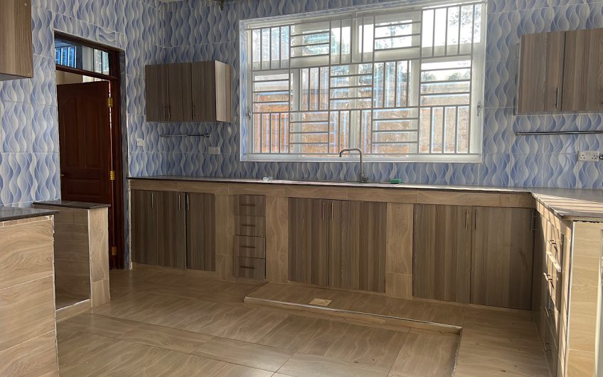 Executive 5-Bedroom House on Half Acre – Karen Rhino Park Road