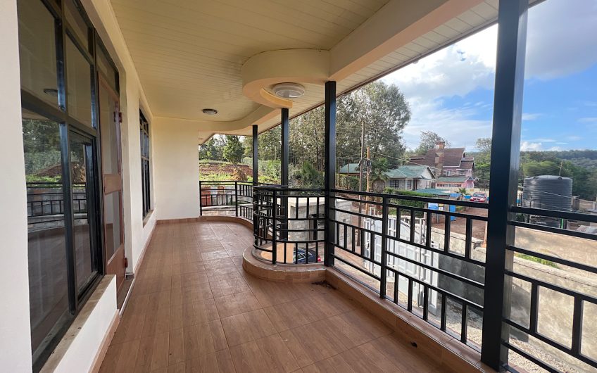 Executive 5-Bedroom House on Half Acre – Karen Rhino Park Road