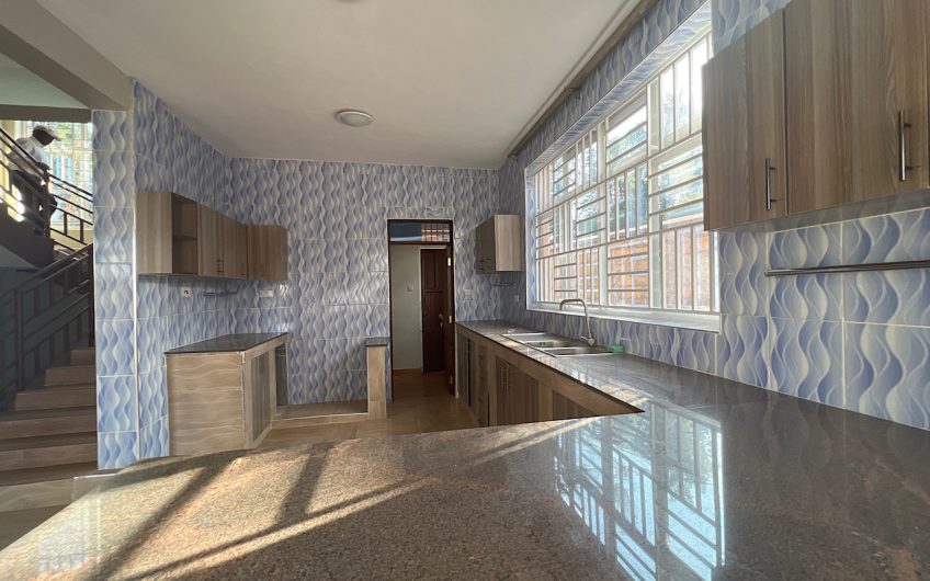 Executive 5-Bedroom House on Half Acre – Karen Rhino Park Road