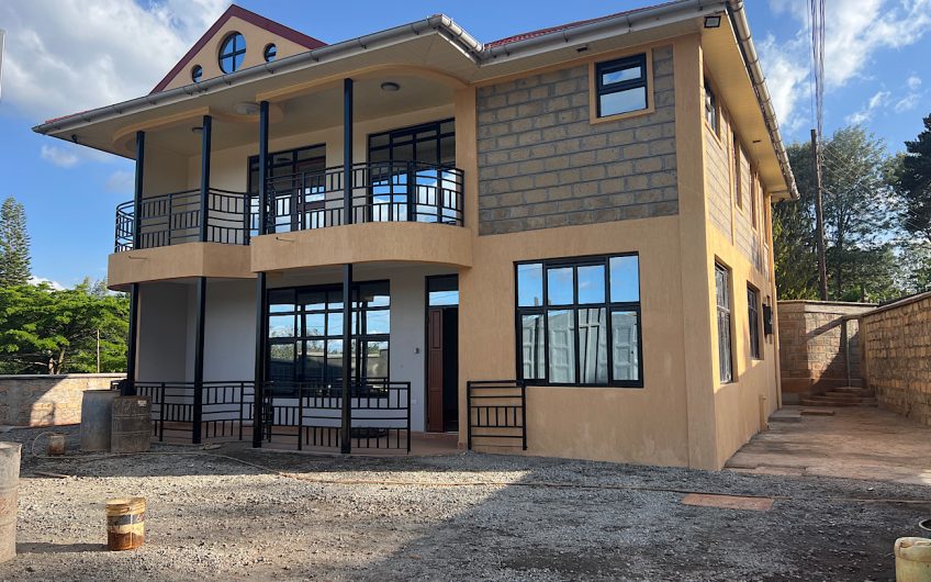 Executive 5-Bedroom House on Half Acre – Karen Rhino Park Road