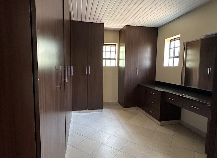 Elegant 5 Bedroom House for Rent in Karen | Large Compound, Modern Finishes, Gated Community | KES 400,000
