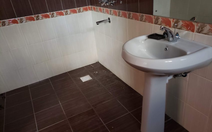 Executive 4 Bedroom En-Suite Family Home for Rent in Karen Hardy – Private Backyard, Spacious & Ready for Occupation