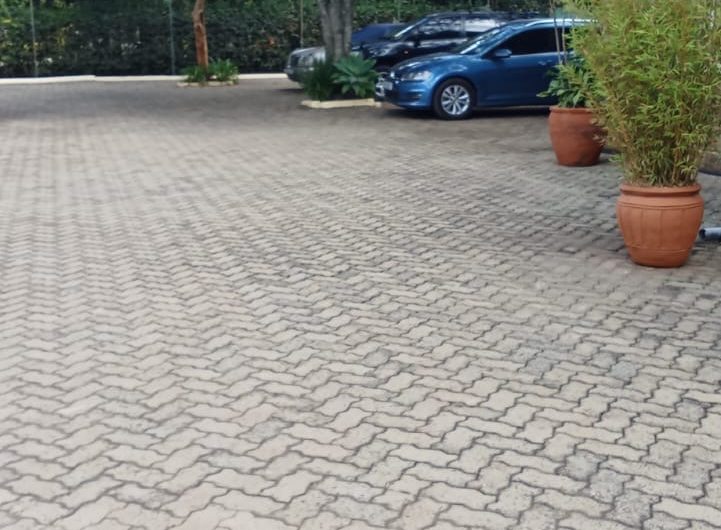 Elegant 2 Bedroom All En-Suite House with Private Garden & Backup Generator in Karen Hardy – KES 125,000