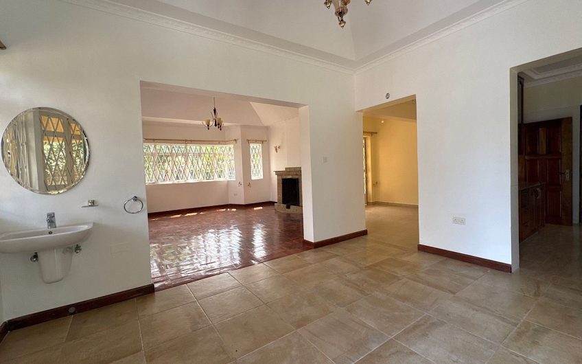 Elegant 3 Bedroom All En-Suite House with DSQ and Private Yard on Bogani Road, Karen – To Let