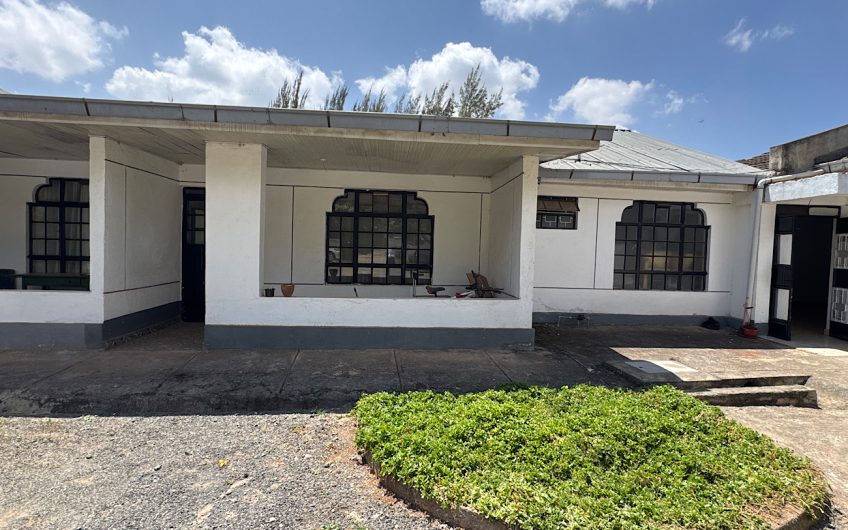 Spacious 2-Bedroom En-Suite Home with a Private Backyard in a Secure 8-Unit Compound – Ideal for Families & Pet Owners – 75k Negotiable