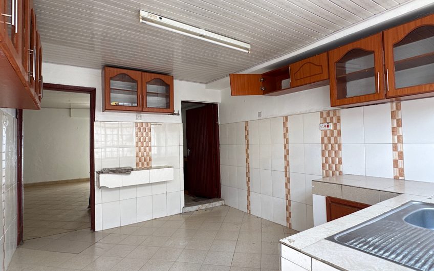 Spacious 2-Bedroom En-Suite Home with a Private Backyard in a Secure 8-Unit Compound – Ideal for Families & Pet Owners – 75k Negotiable