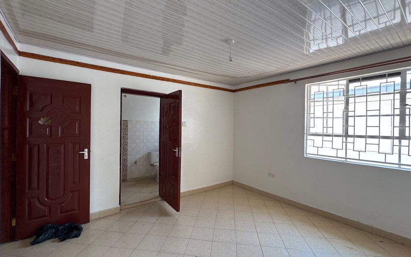 Spacious 2-Bedroom En-Suite Home with a Private Backyard in a Secure 8-Unit Compound – Ideal for Families & Pet Owners – 75k Negotiable