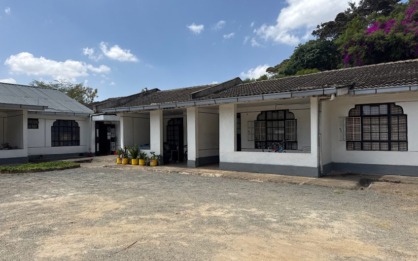 Spacious 2-Bedroom En-Suite Home with a Private Backyard in a Secure 8-Unit Compound – Ideal for Families & Pet Owners – 75k Negotiable