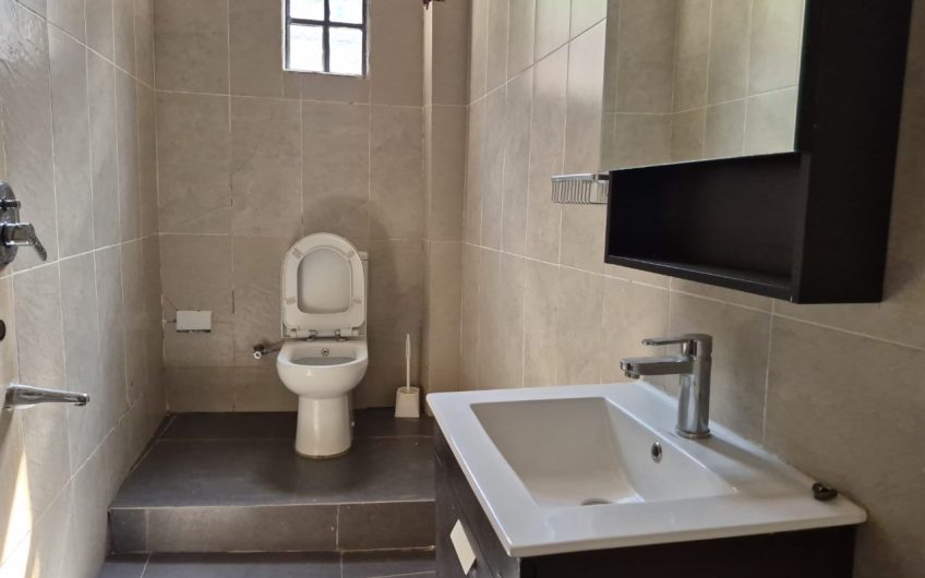 Elegant 3 Bedroom All En-Suite Home with Private Garden in Karen Hardy, Near Giraffe Centre – KES 200,000