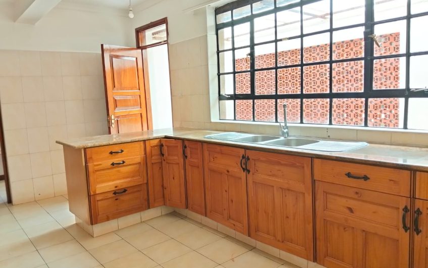 Luxury 5 Bedroom All-EnSuite House with DSQ on Half-Acre Private Garden in Karen Miotoni – Walk to The Hub