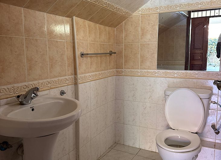 Spacious 4 Bedroom All En-Suite House with DSQ in Karen Hardy – Private Yard | 200K