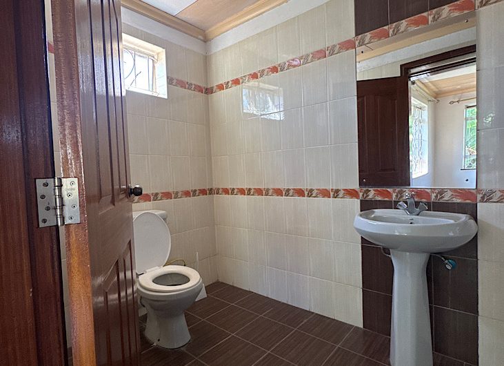 Spacious 4 Bedroom All En-Suite House with DSQ in Karen Hardy – Private Yard | 200K