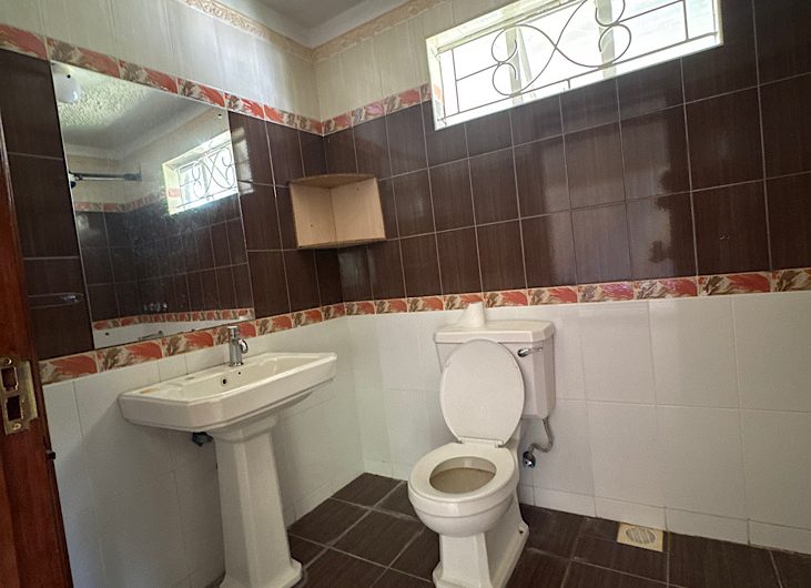 Spacious 4 Bedroom All En-Suite House with DSQ in Karen Hardy – Private Yard | 200K