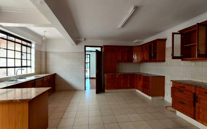 Luxury 5 Bedroom All-EnSuite House with DSQ on Half-Acre Private Garden in Karen Miotoni – Walk to The Hub