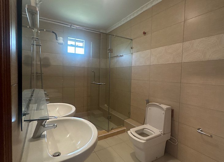 Luxurious 5-Bedroom All En-suite Family Home for Rent in Karen Hardy